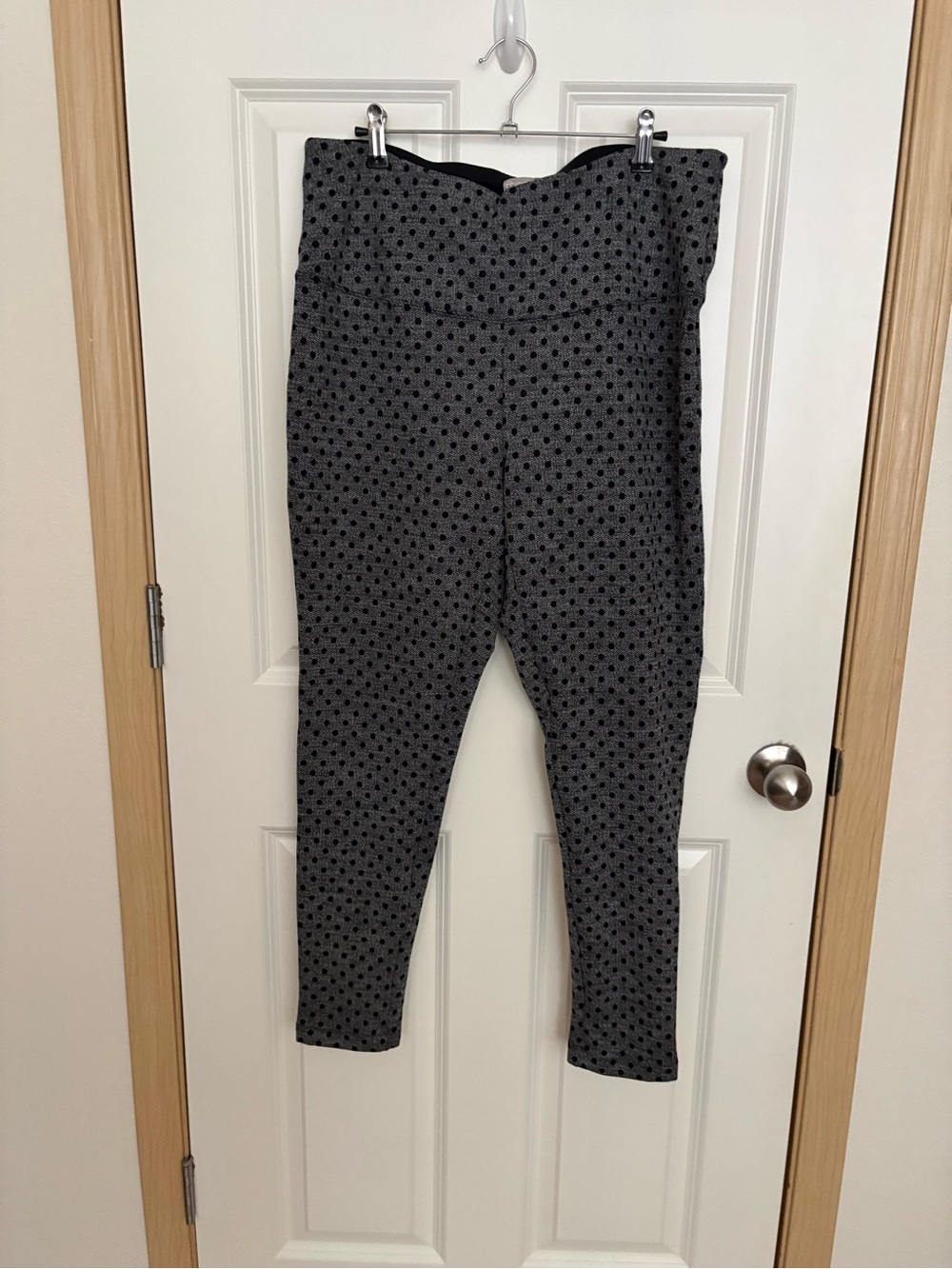 Chico's Grey Leggings with Black Polka Dots